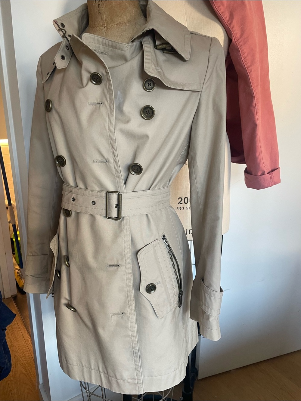 Burberry Beige Double-Breasted Trench Coat with Belt - Picture 2 of 5